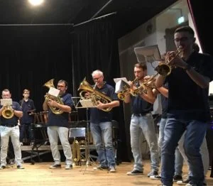 Lire la suite à propos de l’article BF, Harmonie et fanfare de rue au concert de Batz sur Mer